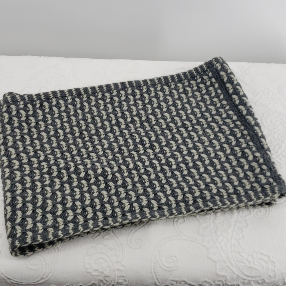 Madison 88 Infinity Scarf - Picture 1 of 2